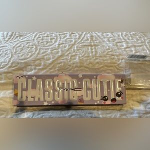 MAC eyeshadow palette in Classic Cutie NEW